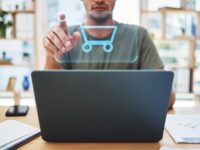 Efektywne strategie zarządzania procesami logistycznymi dla firm online