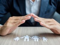 Ubezwłasnowolnienie osoby starszej: Jak szybko i skutecznie przeprowadzić proces